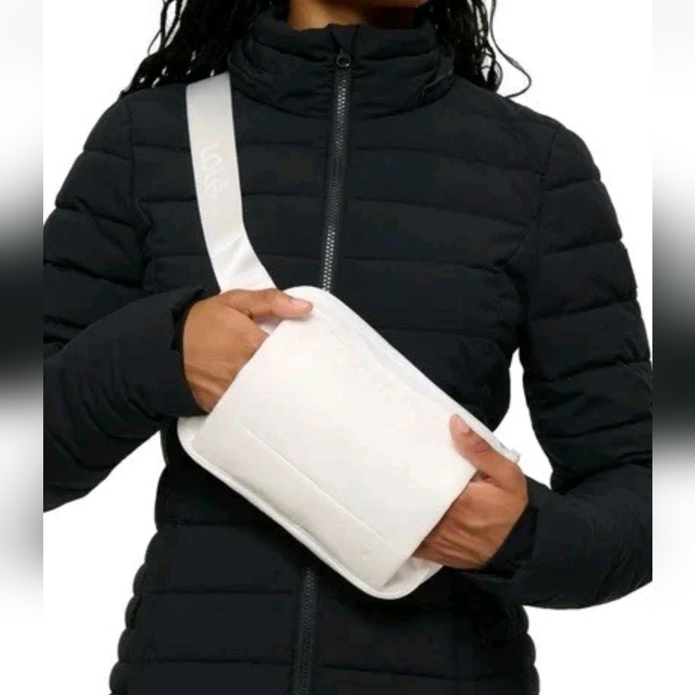 Lolë Unisex Handwarmer Belt Bag, Cream.